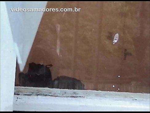 ❤️ Home cachondo mirando á súa moza con outro mozo, gravando un vídeo de carallo sen molestar á parella Follar na pornografía gl.fotonovelasxxx.ru