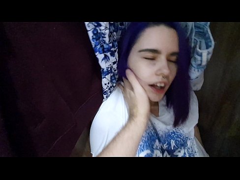 ❤️ Atopo a miña irmá no armario e axudouna a correrse Follar na pornografía gl.fotonovelasxxx.ru